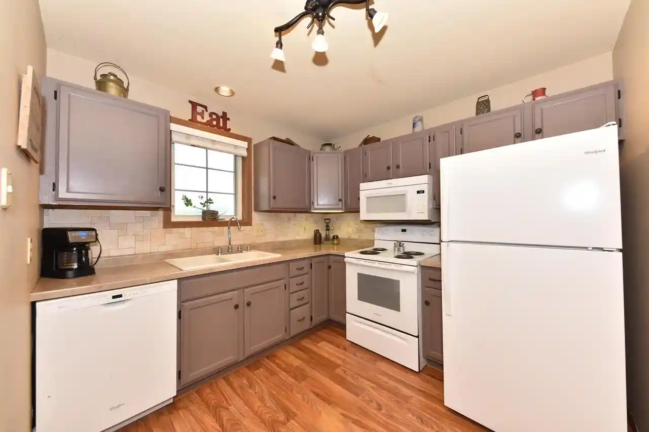 2nd image of 433 Slinger Rd Rd, Slinger, WI 53086