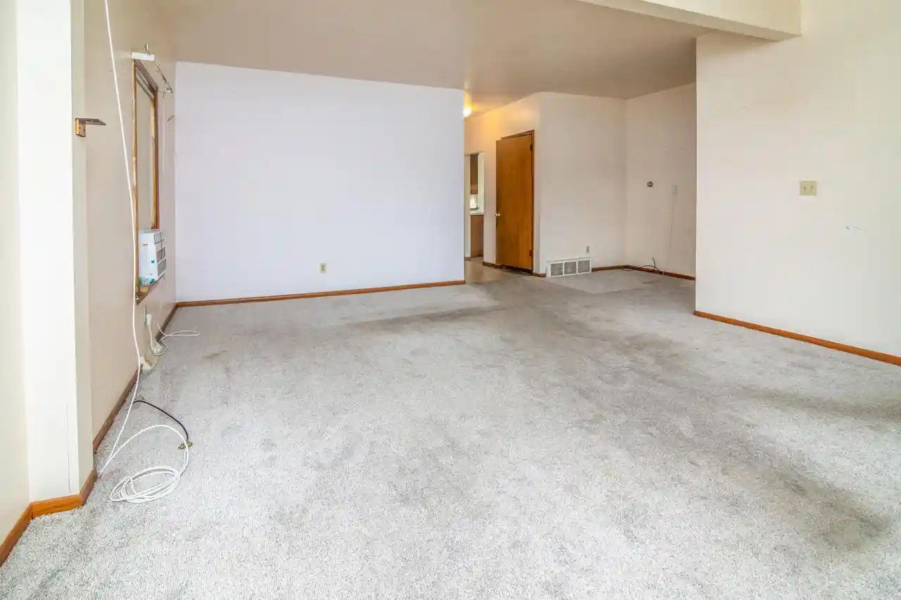 3rd image of 716 Glacier Road Road, Pewaukee, WI 53072 | MLS# 1976260