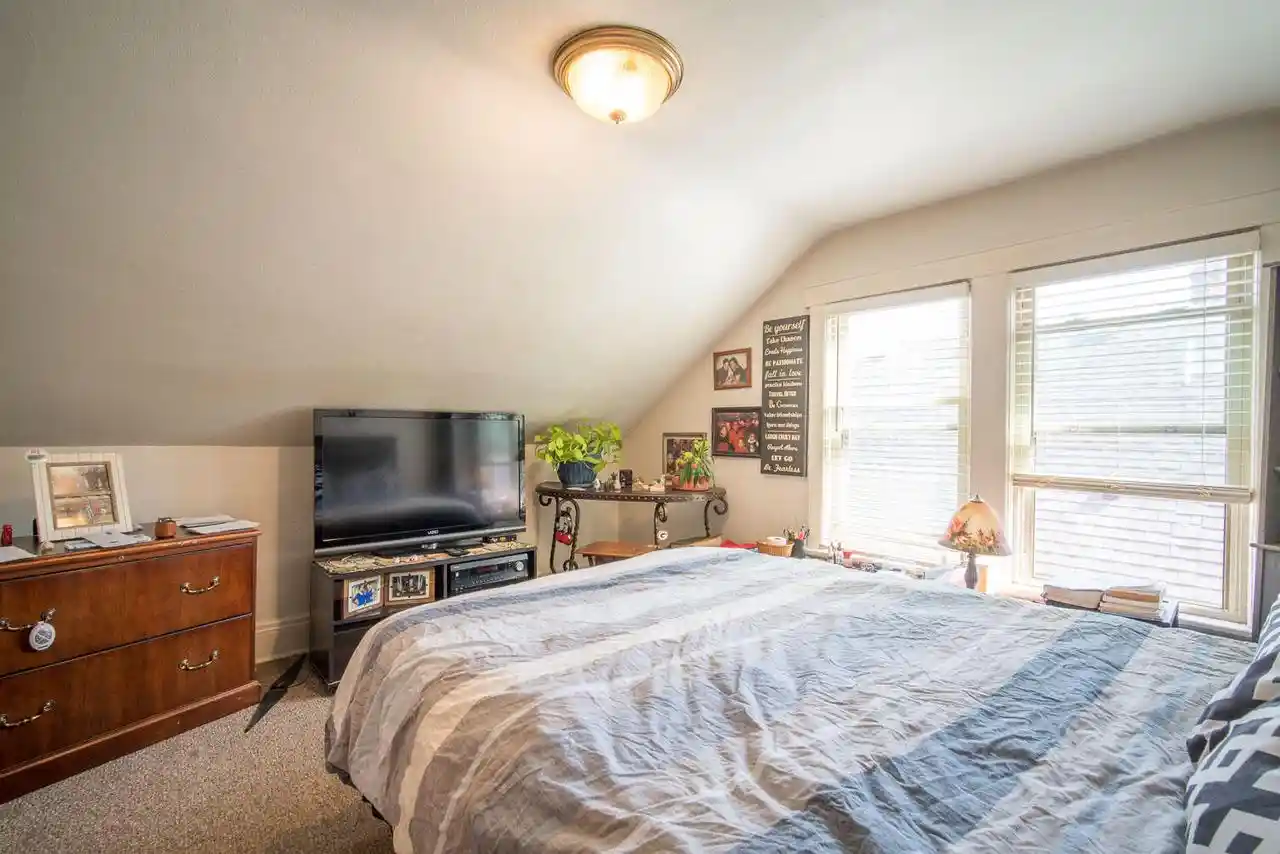 4th image of 2172 S 84th St St, West Allis, WI 53227