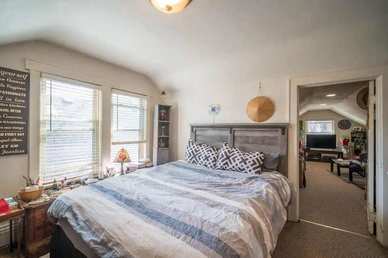 5th image of 2172 S 84th St St, West Allis, WI 53227