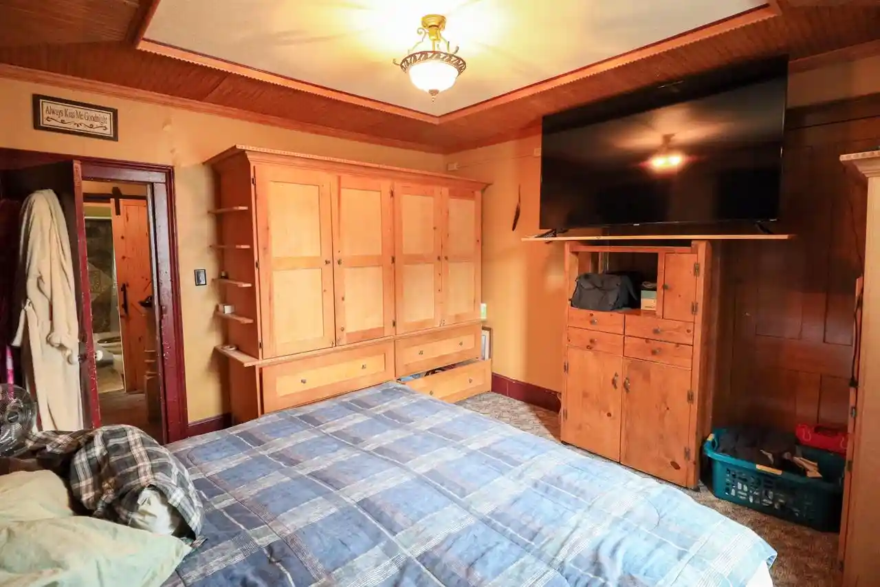 Photo 4 of Single family home for sale at 733 Caledonia Street Street, La Crosse, WI 54603 | MLS# 1976266 | Listing updated on 2026-10-02