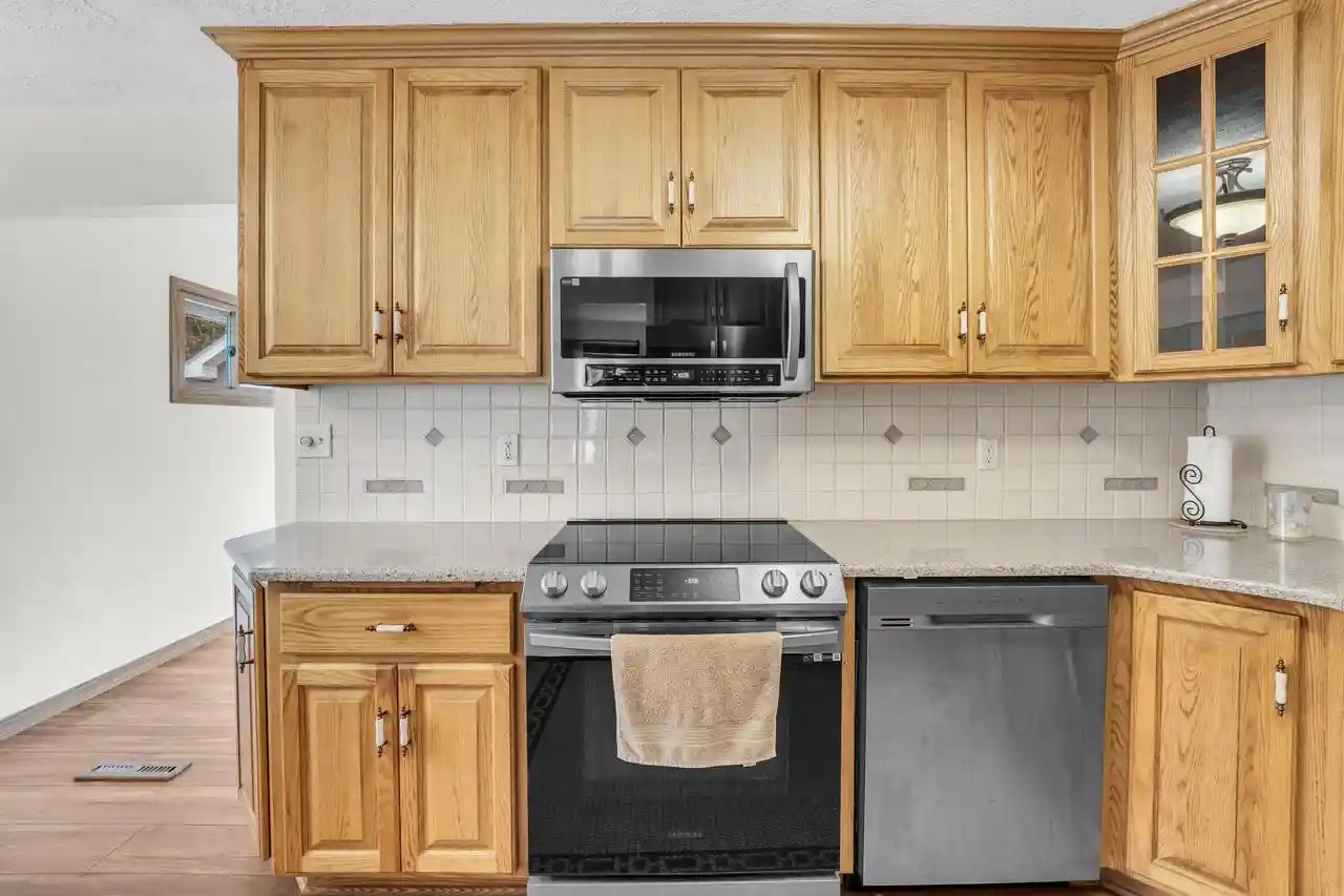 4th image of 2710 6 Mile Road Road, Caledonia, WI 53402 | MLS# 1976267