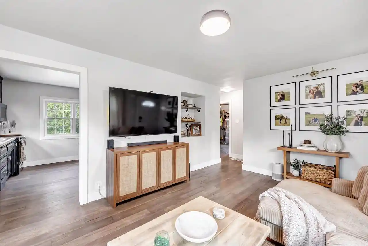 Photo 2 of Single family home for sale at 1216 9th Street Street, Green Bay, WI 54304 | MLS# 50331019 | Listing updated on 2026-08-27