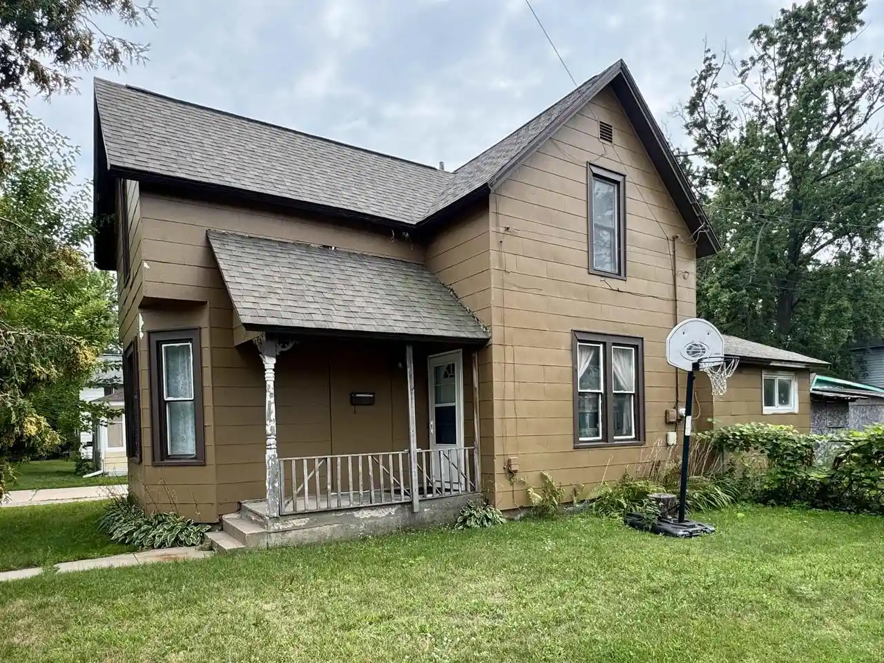 Photo 1 of Single family home for sale at 2100 Prairie Street Street, Stevens Point, WI 54481 | MLS# 22603958 | Listing updated on 2026-08-25