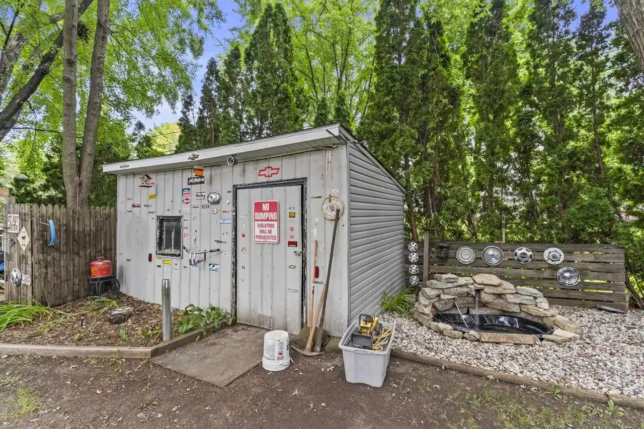 3rd image of 2899 W 9Th Avenue Avenue, Oshkosh, WI 54904 | MLS# 50331006