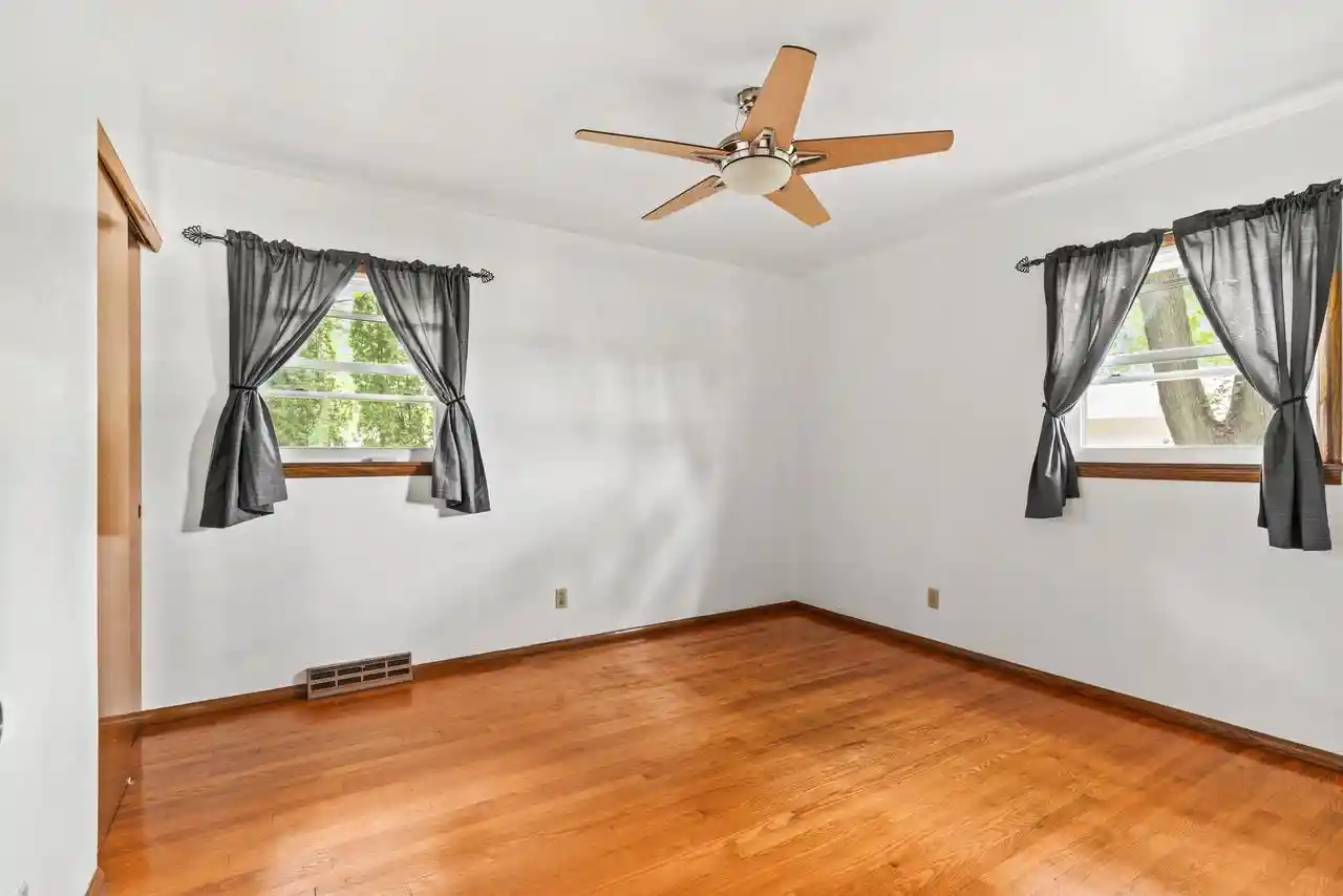 5th image of 2899 W 9Th Avenue Avenue, Oshkosh, WI 54904 | MLS# 50331006