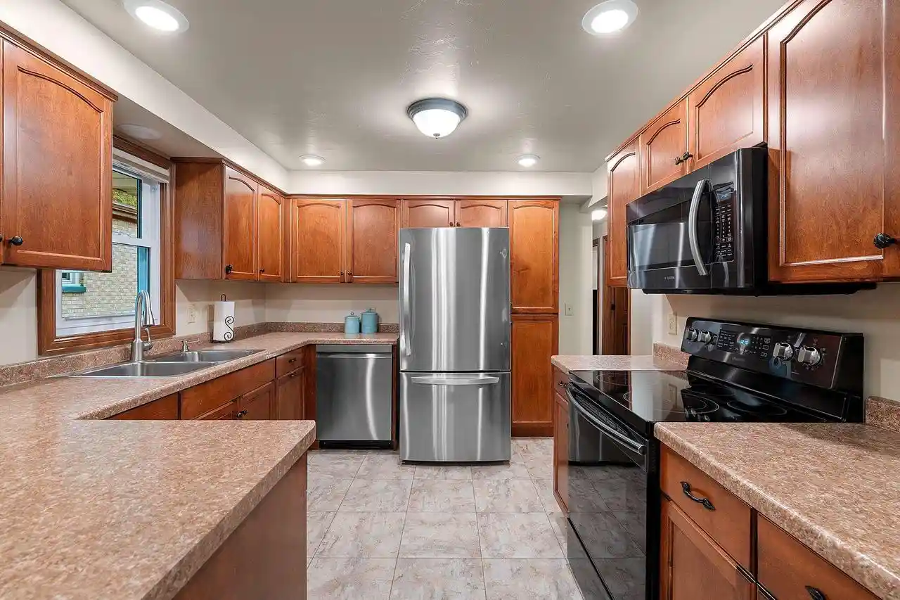 2nd image of 1404 Spence Street Street, Green Bay, WI 54304 | MLS# 50331050