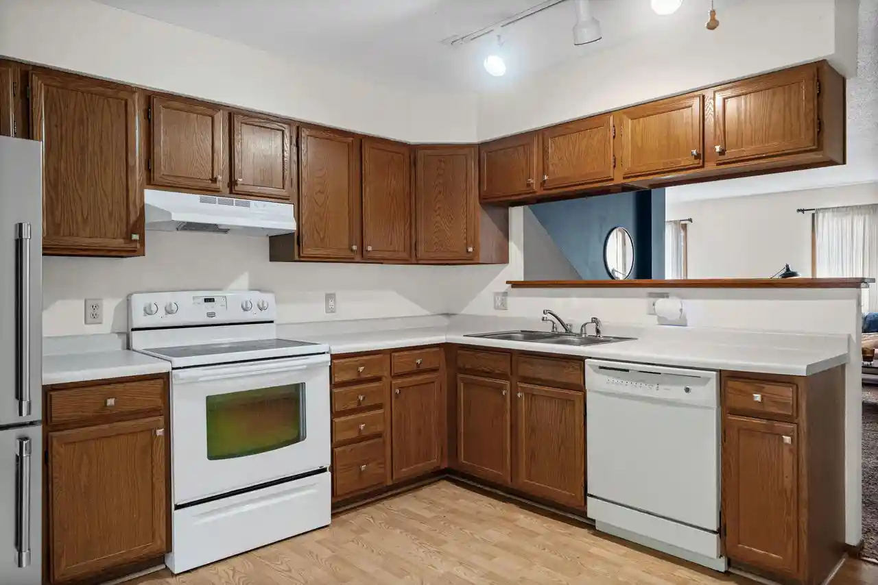 2nd image of 5241 S 33rd Street Street #8, La Crosse, WI 54601 | MLS# 1976289
