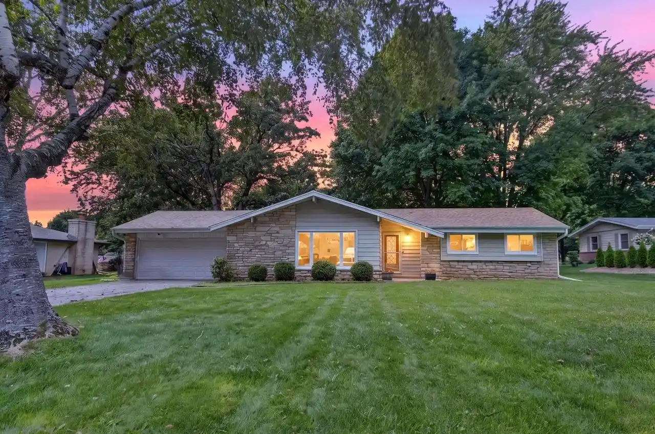 1st image of 3830 Lakeview Dr Dr, Mount Pleasant, WI 53403 | MLS# 1976291