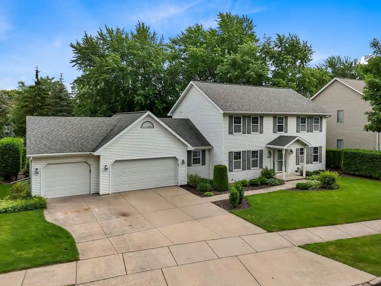 Photo 1 of Single family home for sale at 4224 Terraview Dr Dr, Appleton, WI 54913 | MLS# 50331074 | Listing updated on 2026-09-08