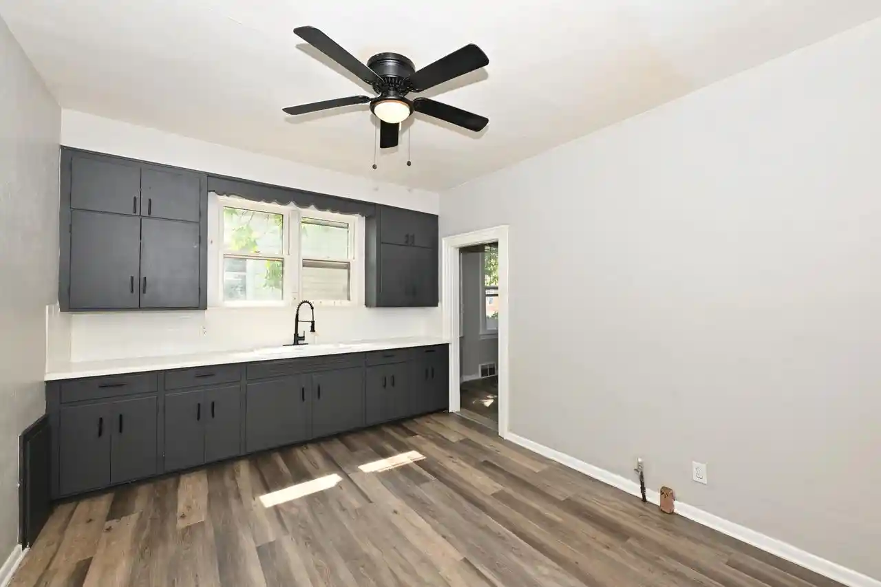 4th image of 1219 W Windlake Avenue Avenue, Milwaukee, WI 53215 | MLS# 1976294