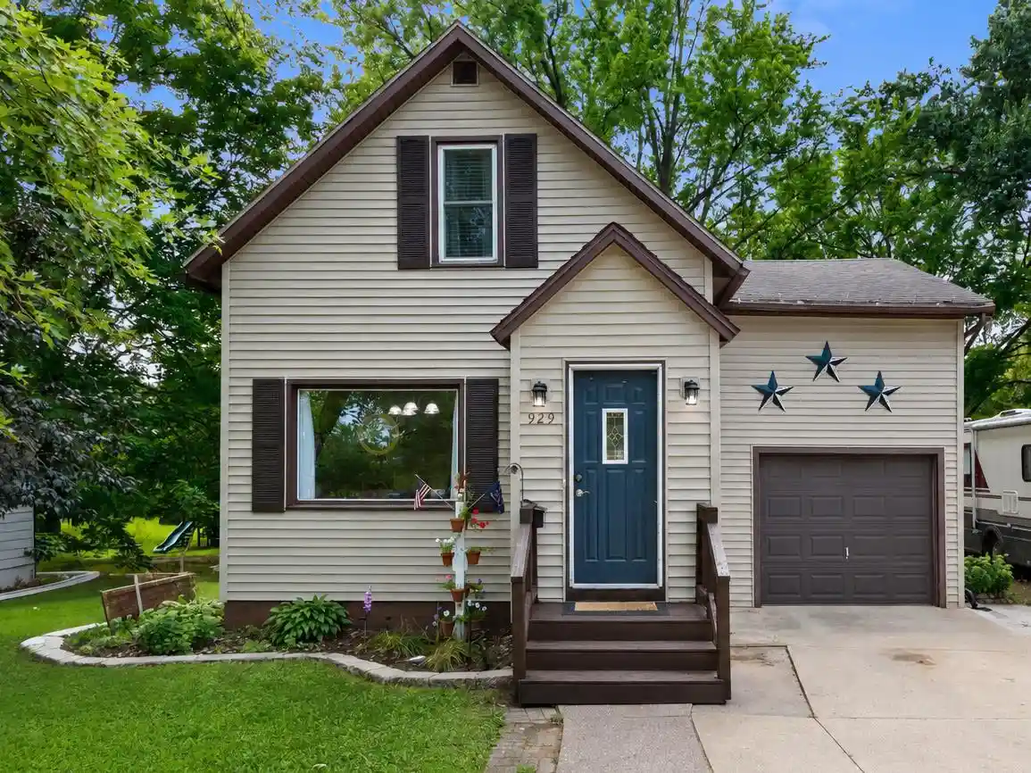 Photo 1 of Single family home for sale at 929 S Bartlett Street Street, Shawano, WI 54166 | MLS# 50331081 | Listing updated on 2026-09-18