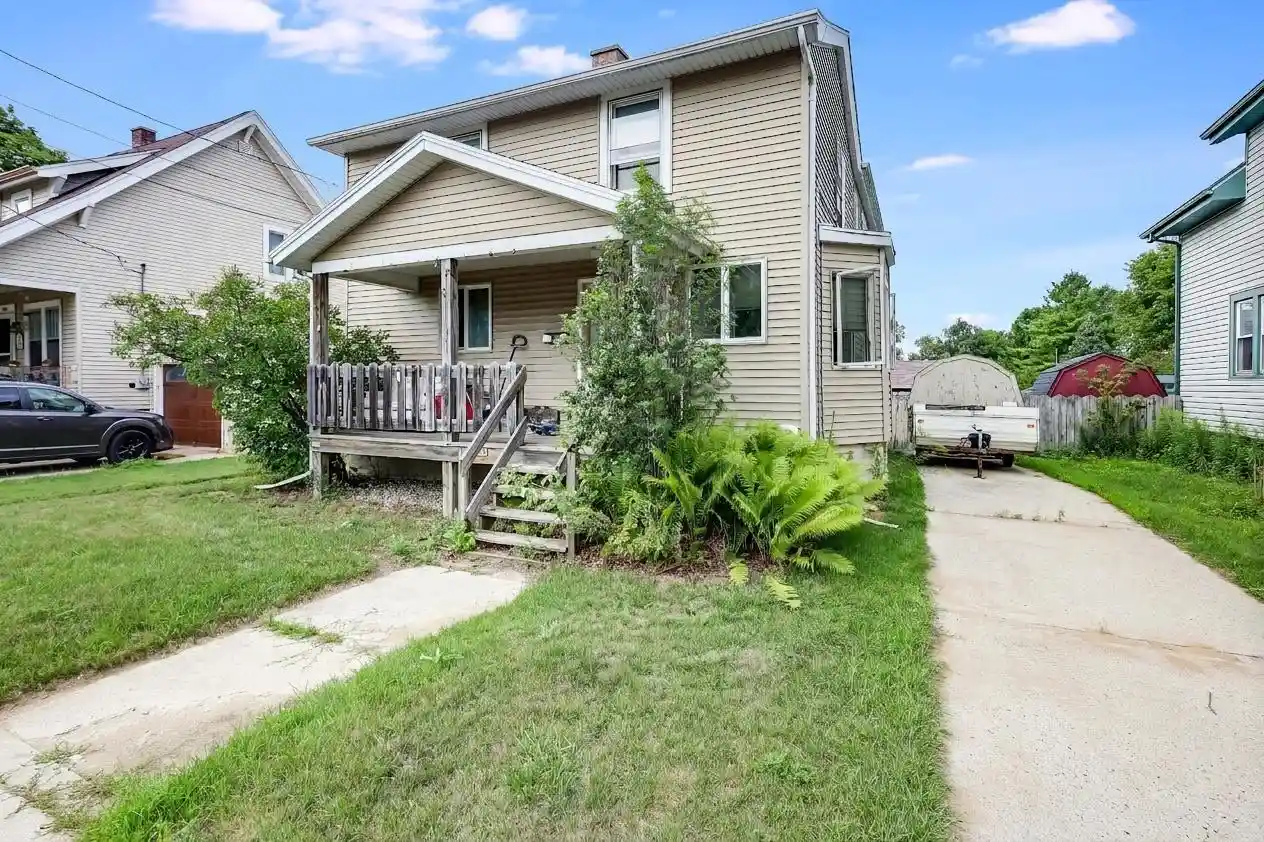Photo 3 of Multi family home for sale at 1620 Hamilton Street Street, Manitowoc, WI 54220 | MLS# 1976303 | Listing updated on 2026-09-02