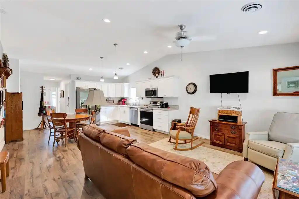 Photo 4 of Single family home for sale at 520 Ridgeway Avenue Avenue, Chetek, WI 54728 | MLS# 1604221 | Listing updated on 2026-08-14