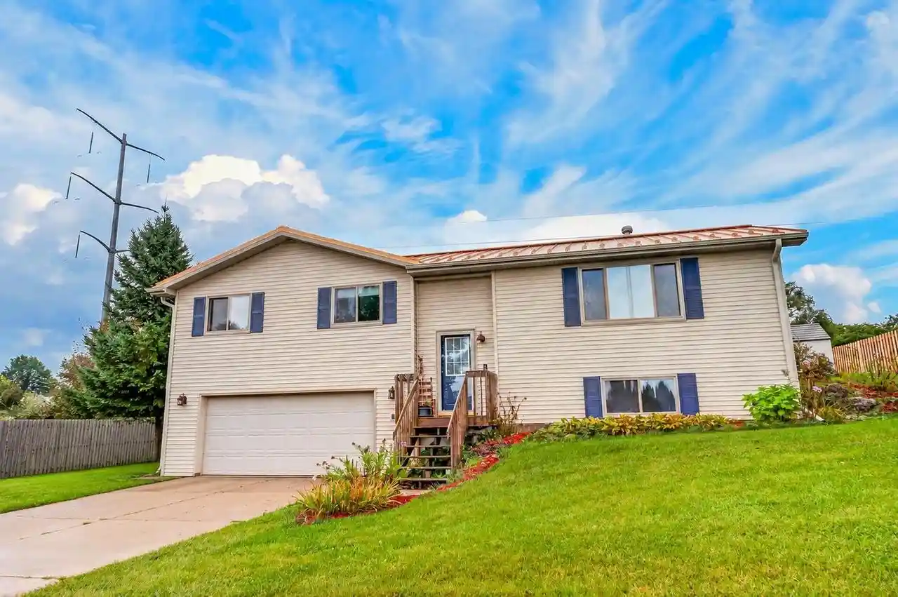 Photo 1 of Single family home for sale at 432 Kim St, Rio, WI 53960 | MLS# 2030580 | Listing updated on 2026-09-13