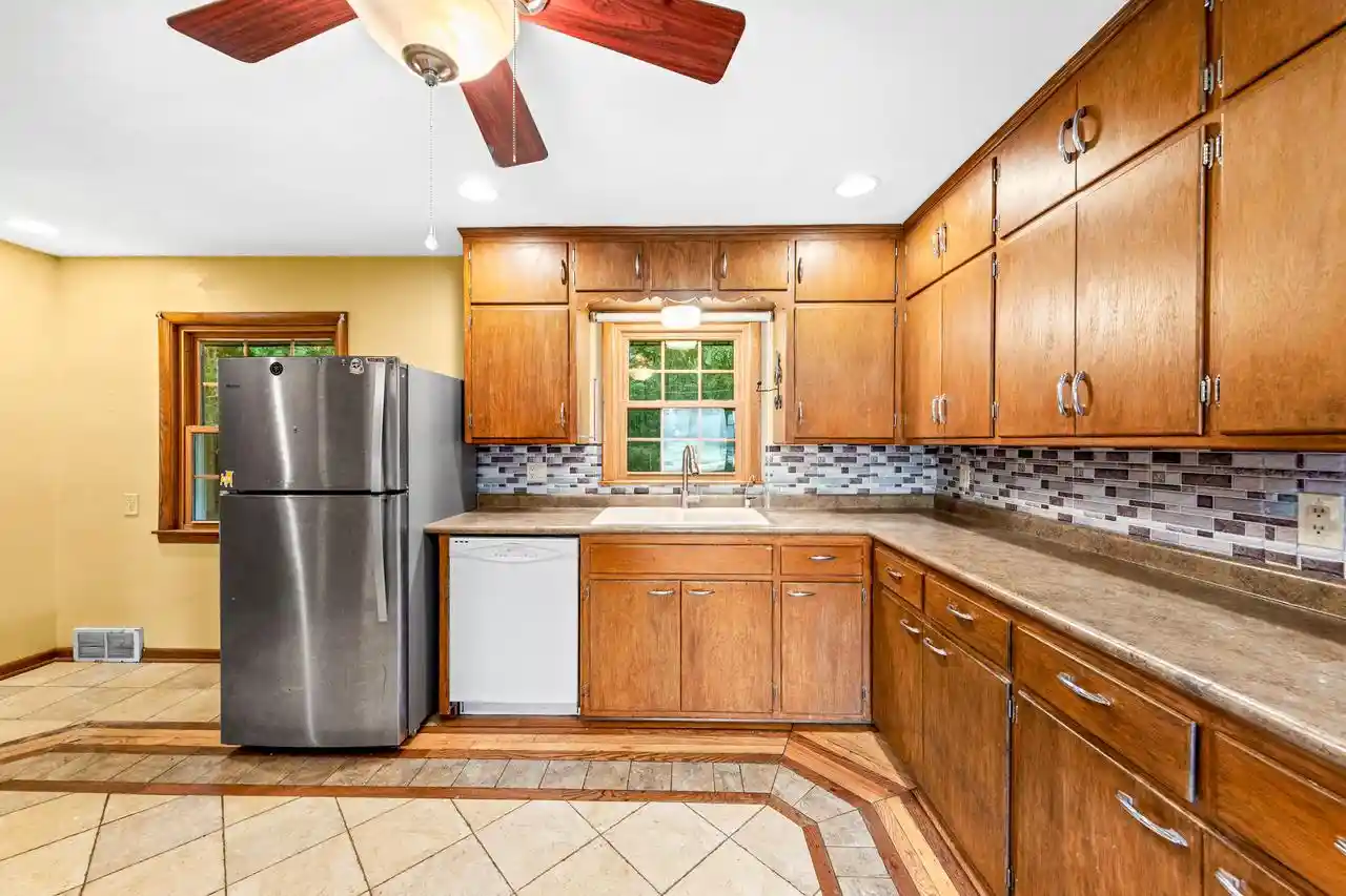5th image of 8601 Big Bend Road Road, Waterford, WI 53185 | MLS# 1976316