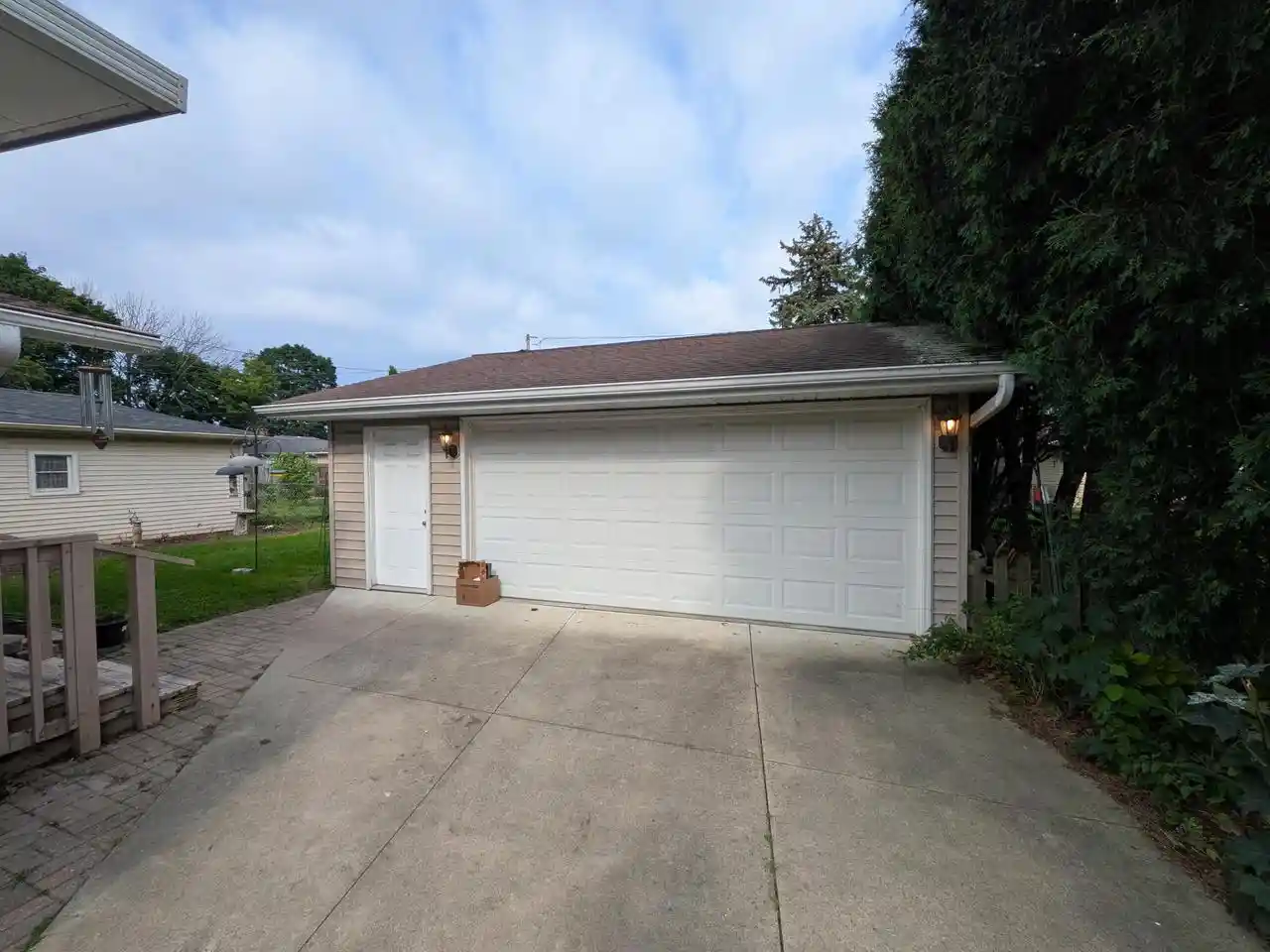 Photo 2 of Single family home for sale at 8041 19th Avenue Avenue, Kenosha, WI 53143 | MLS# 1976331 | Listing updated on 2026-08-26