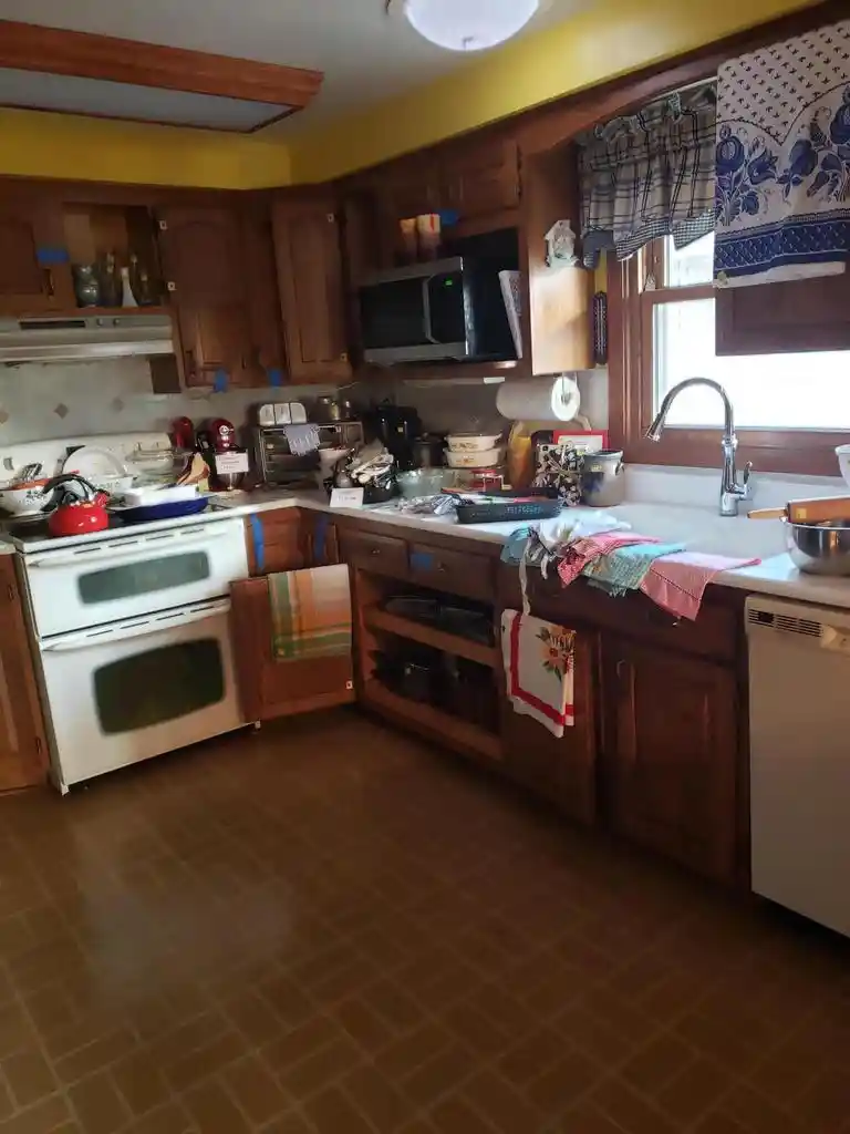 Photo 3 of Single family home for sale at 8041 19Th Avenue Avenue, Kenosha, WI 53143 | MLS# 1976331 | Listing updated on 2026-08-26