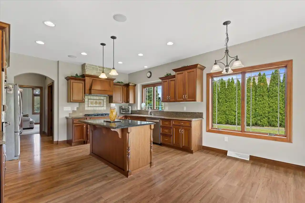 4th image of 227 Hunters Crossing N Crossing N, Slinger, WI 53086 | MLS# 1976333