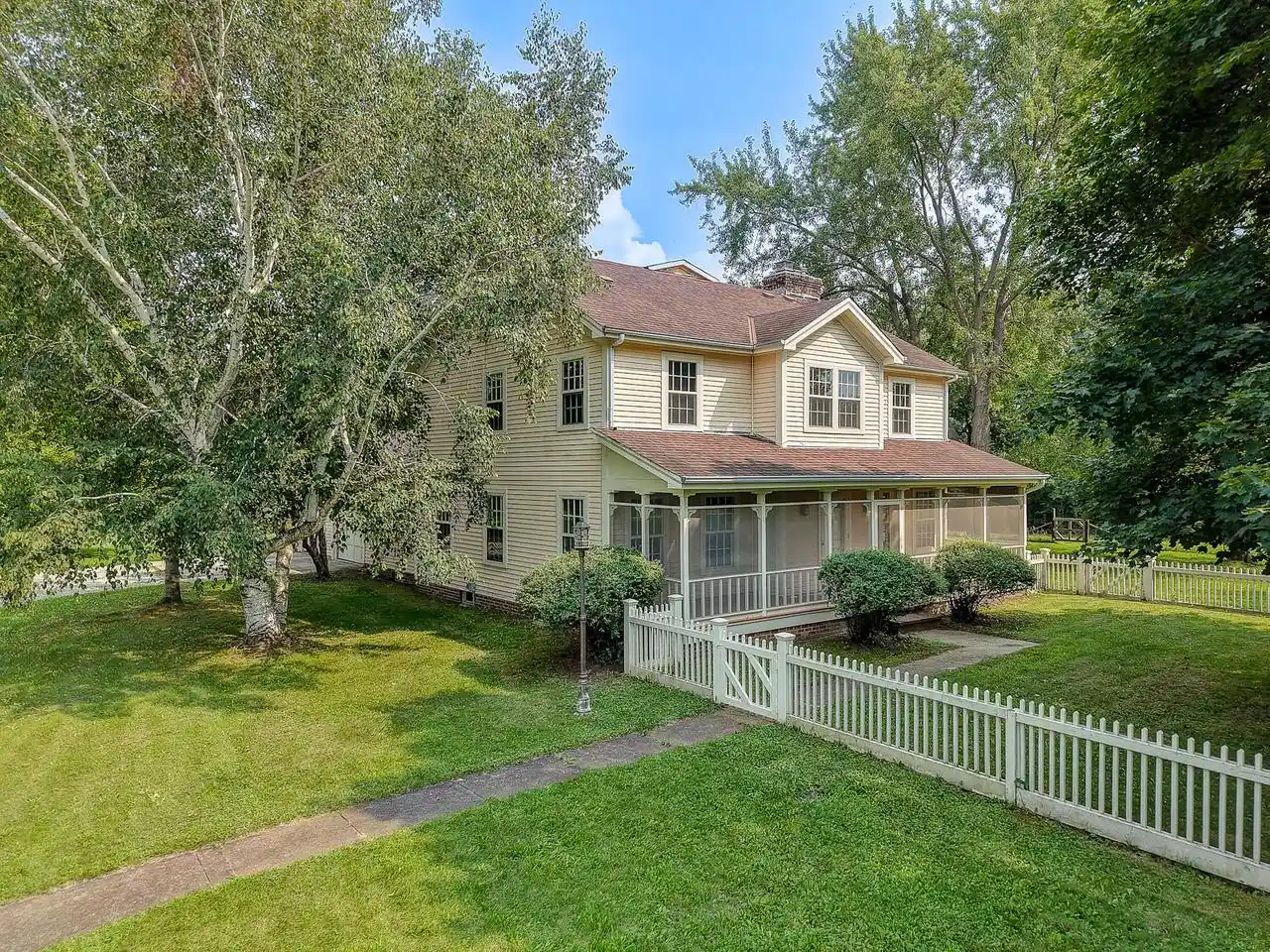 1st image of 324 S Sawyer Road Road, Oconomowoc, WI 53066 | MLS# 1976345