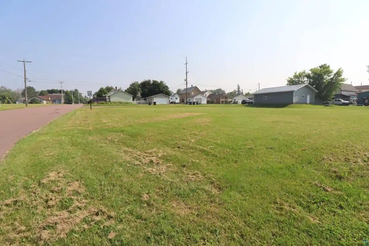 Photo 13 of Sale Pending at 14xx Lake Shore Dr E, Ashland, WI 54806 | MLS# 6127370 | Listing updated on 2026-09-03