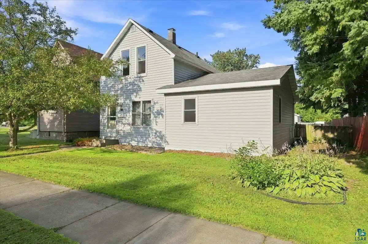 1st image of 2009 Washington Ave Ave, Superior, WI 54880 | MLS# 6127297