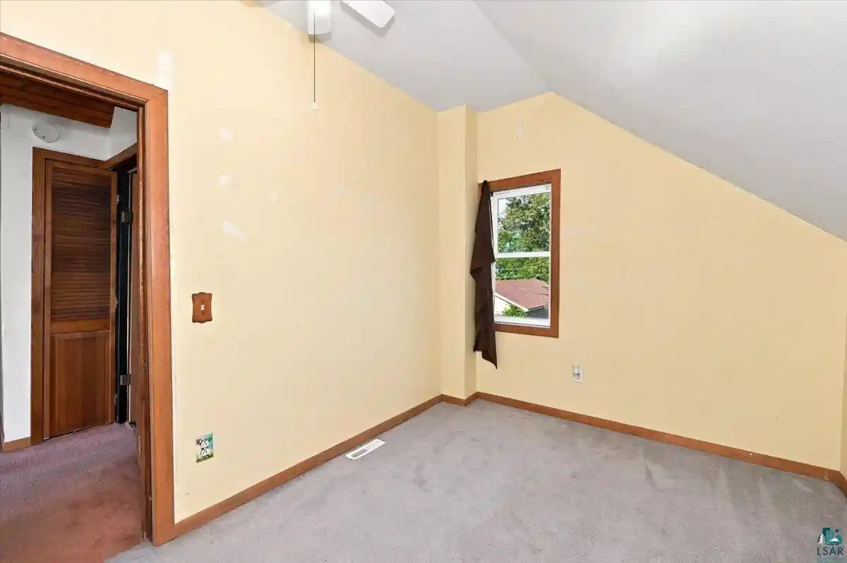 5th image of 2009 Washington Ave Ave, Superior, WI 54880 | MLS# 6127297
