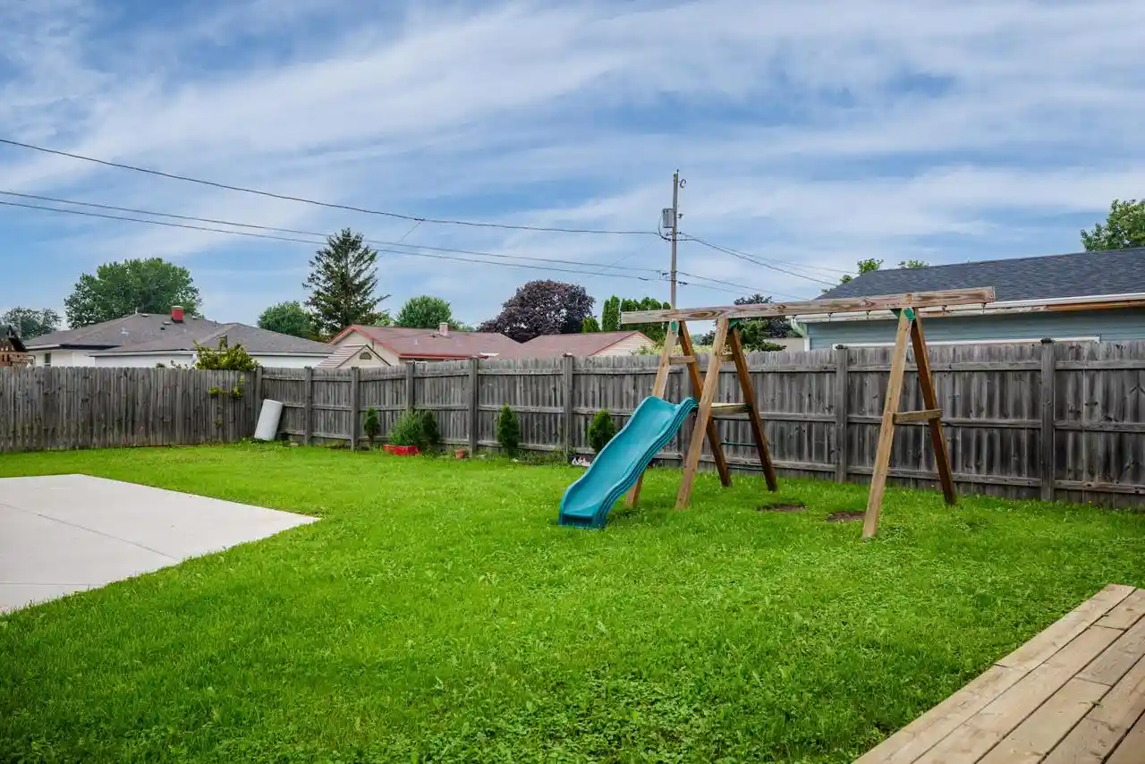 28th image of 6806 Brian Dr Dr, Caledonia, WI 53402 | MLS# 1976354