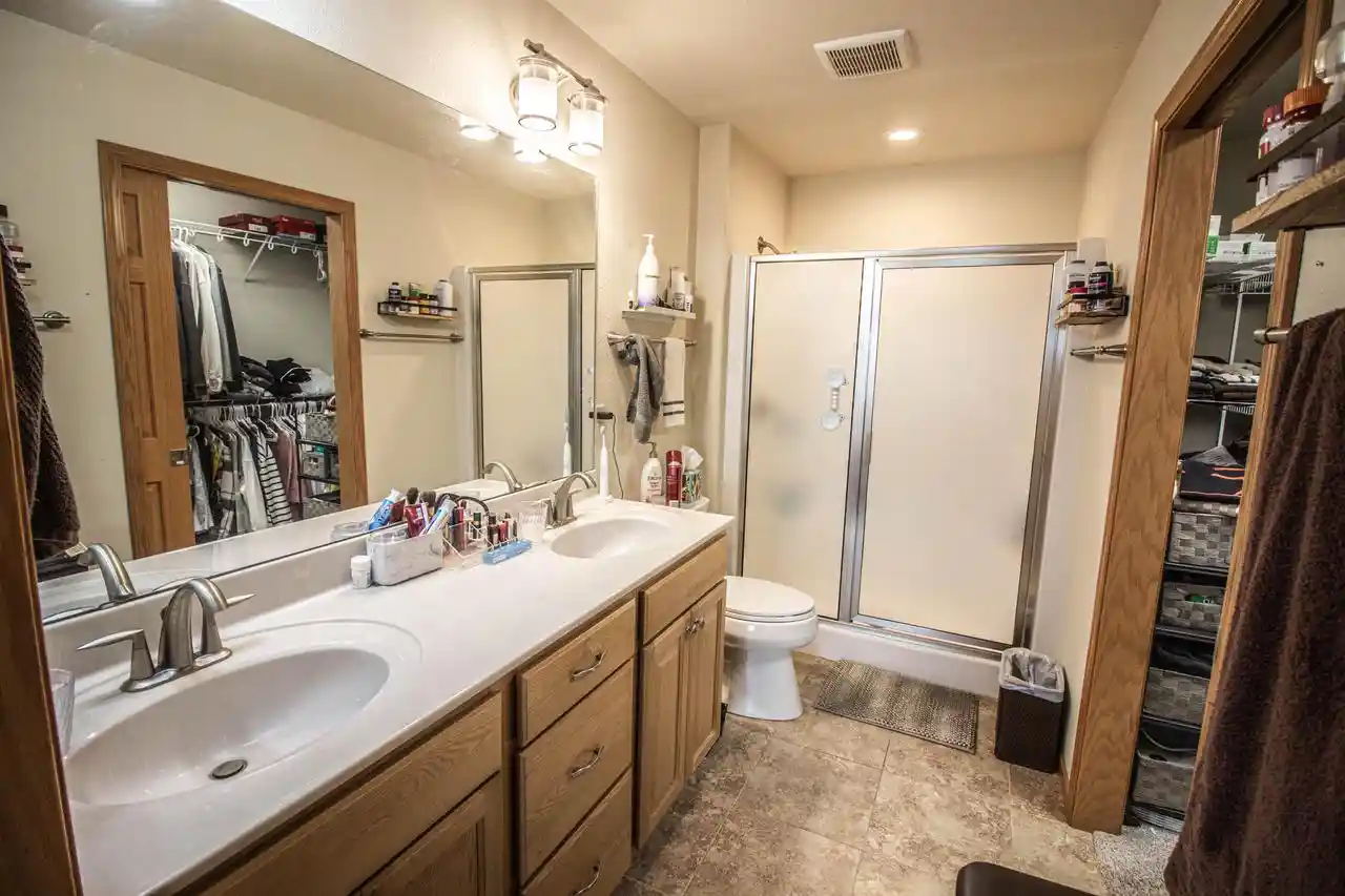 2nd image of 1246 Fieldstone Dr Dr #2, Hartford, WI 53027 | MLS# 1976360