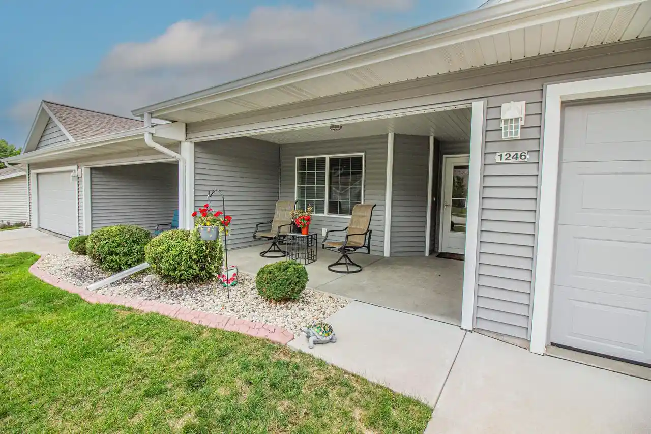 4th image of 1246 Fieldstone Dr Dr #2, Hartford, WI 53027 | MLS# 1976360
