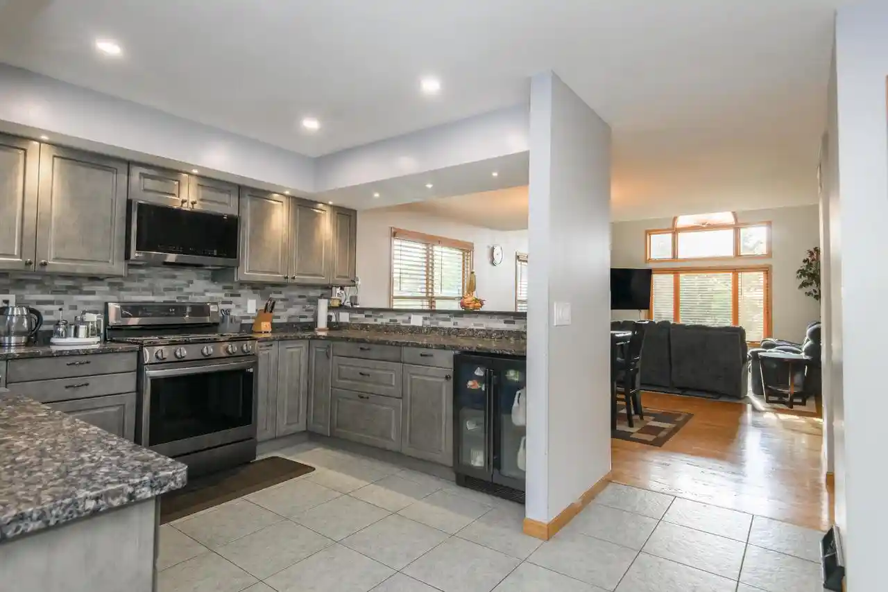 2nd image of 1497 Sunnyridge Road Road, Pewaukee, WI 53072 | MLS# 1976366