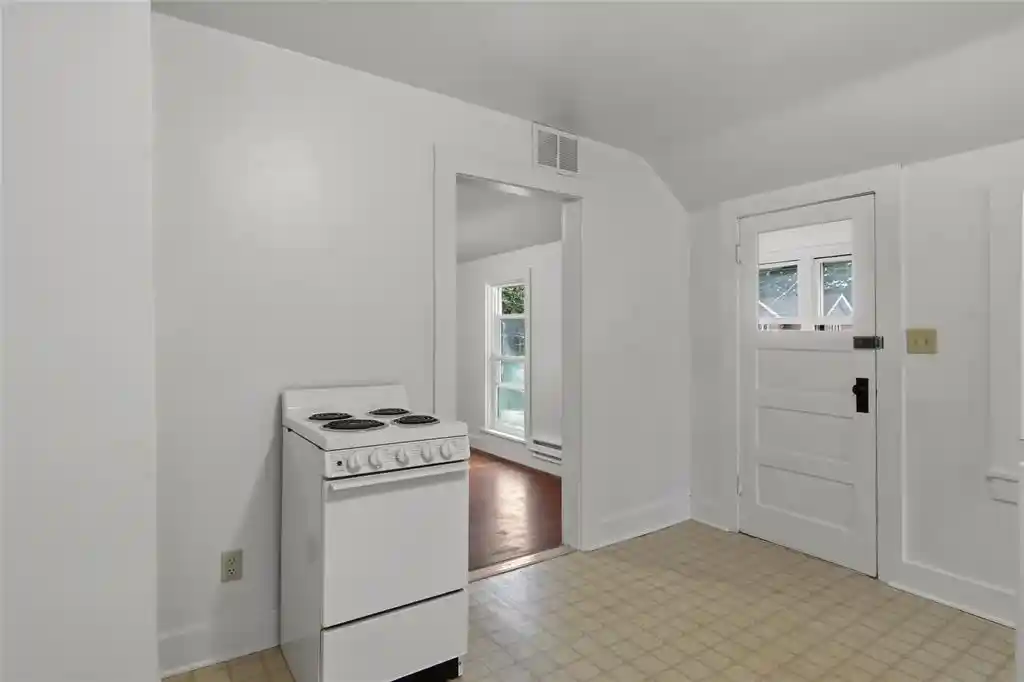 5th image of 34 Cliff St St, Chippewa Falls, WI 54729