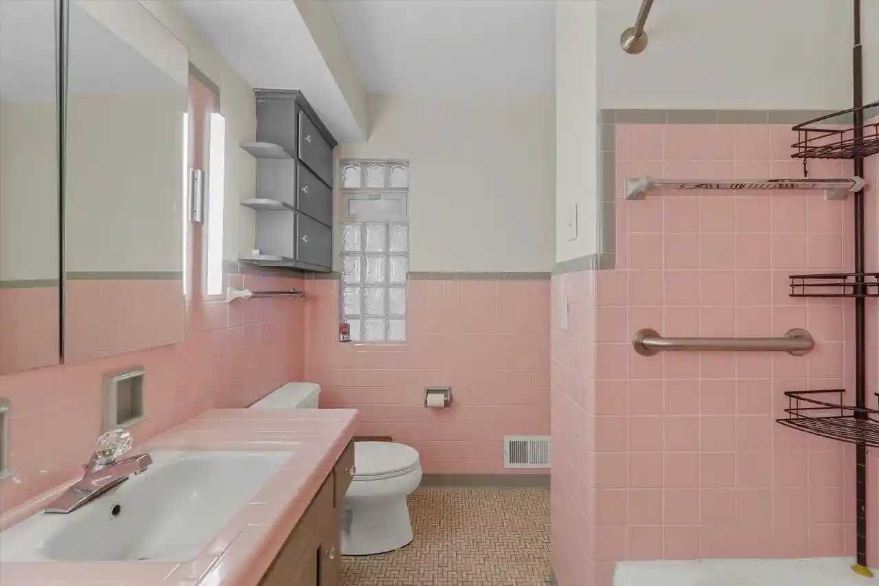 5th image of 10205 W Grange Avenue Avenue, Hales Corners, WI 53130 | MLS# 1976370