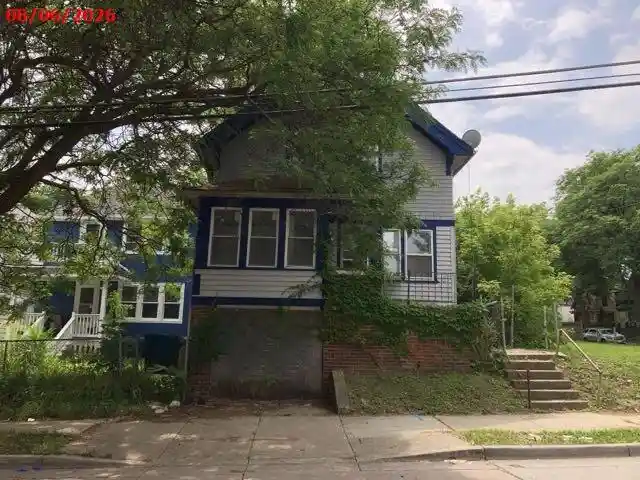 1st image of 209 E Chambers Street Street, Milwaukee, WI 53212 | MLS# 1976373