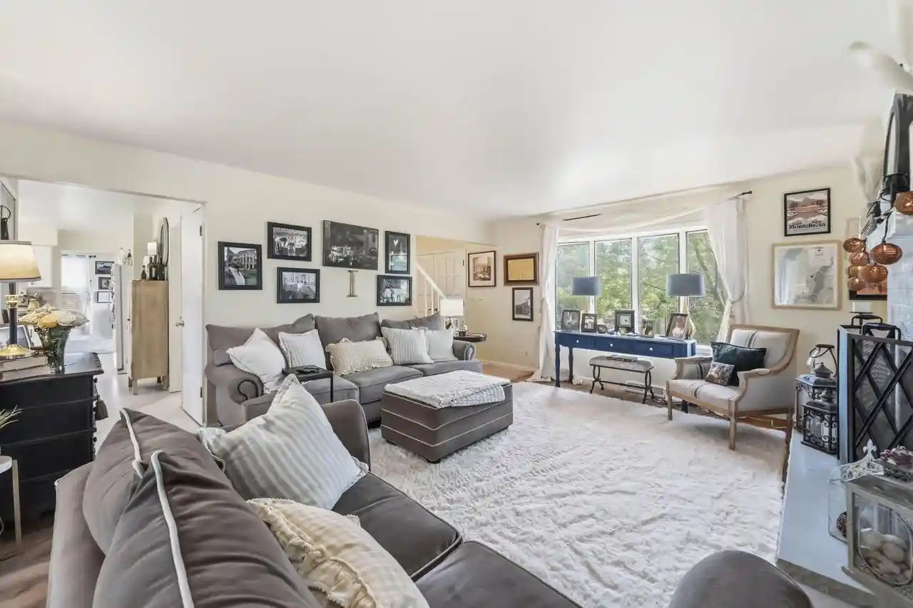 5th image of 11145 N Riverland Court Court, Mequon, WI 53092 | MLS# 1976383