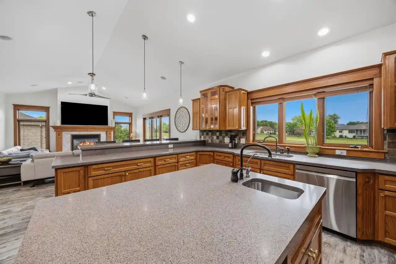 40th image of 323 Wileman Dr Dr, Edgerton, WI 53534 | MLS# 2030600