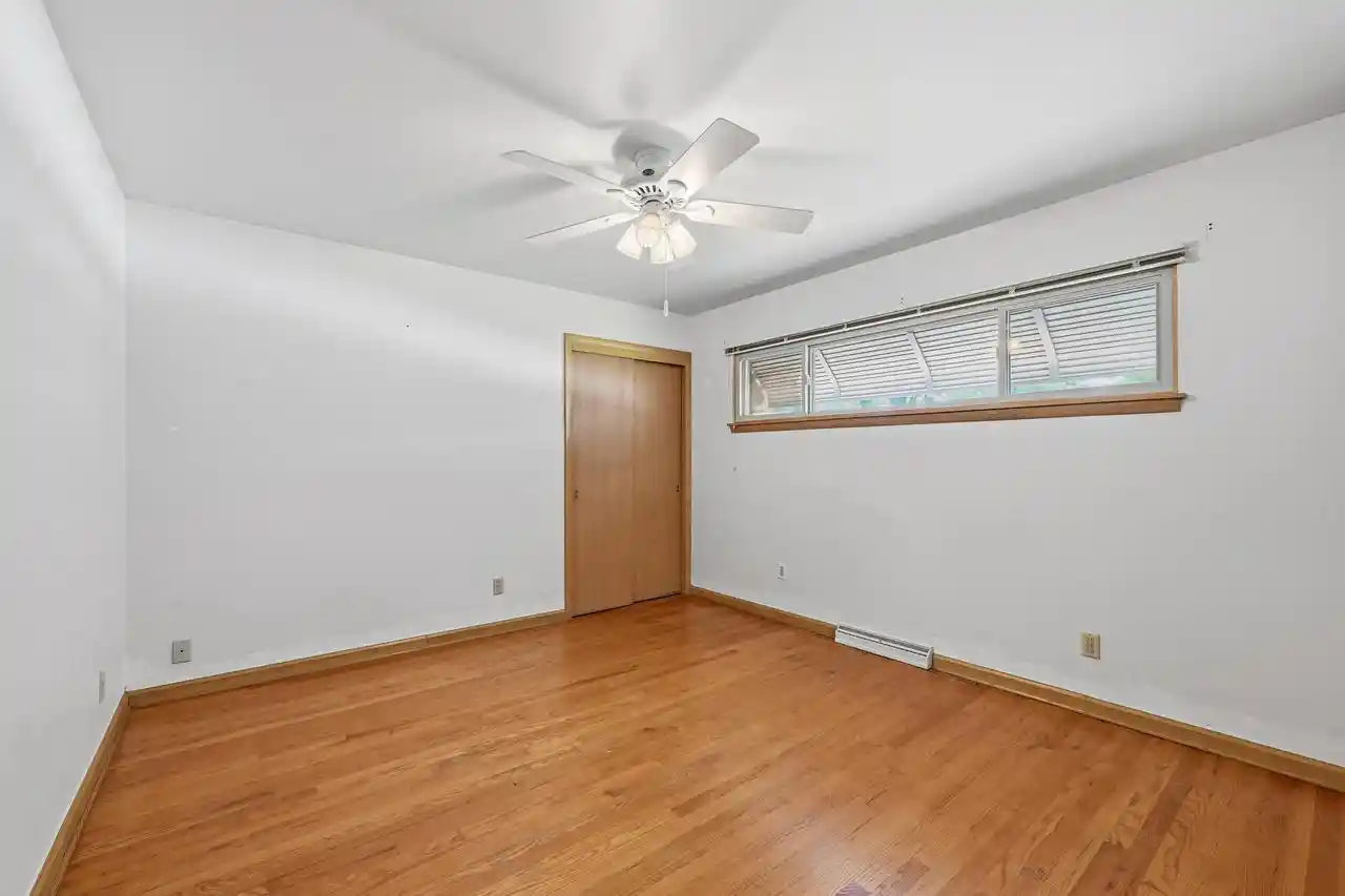 4th image of 8143 W Raymond Lane Lane, Milwaukee, WI 53219 | MLS# 1976391