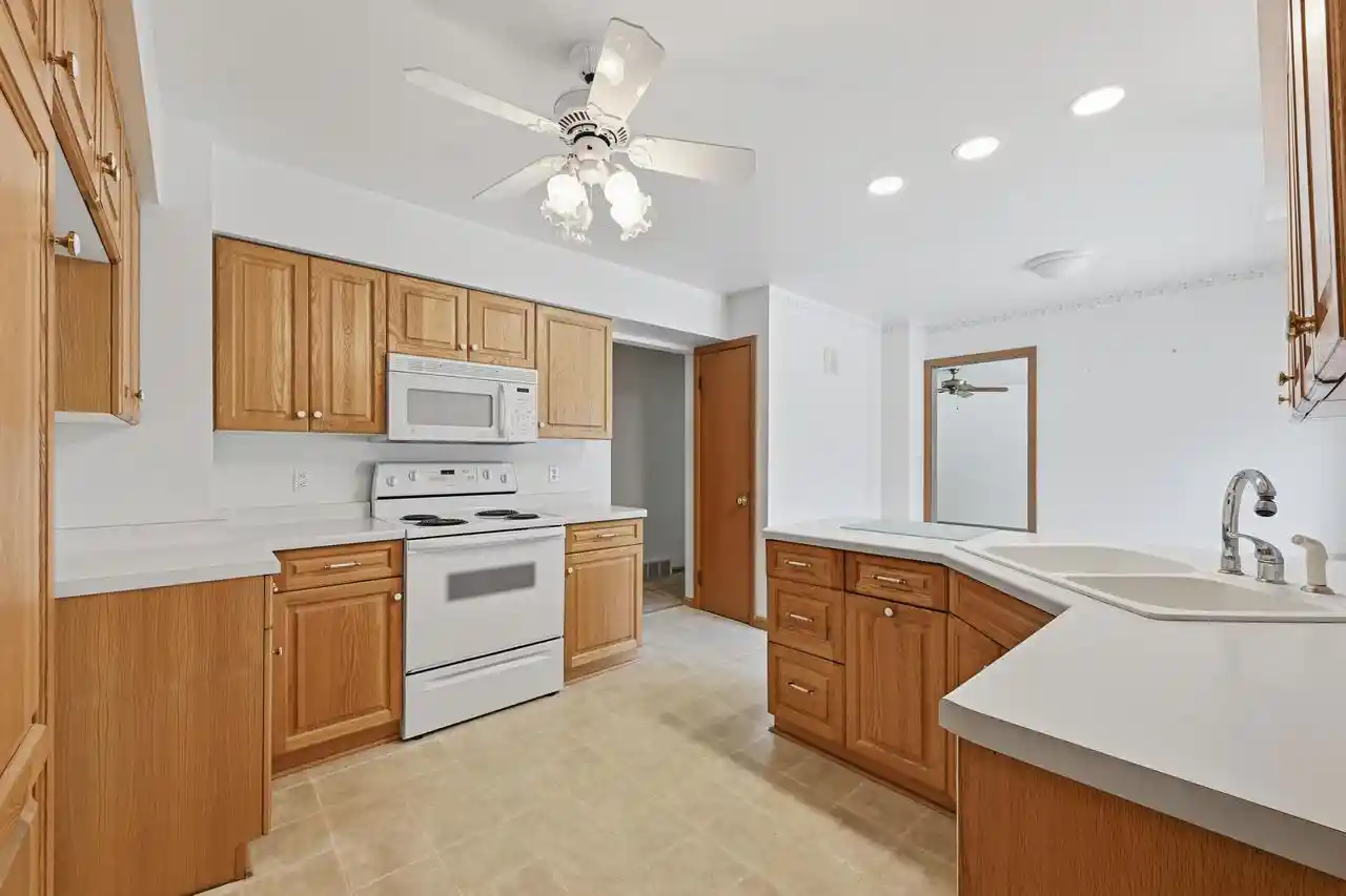 22nd image of 8143 W Raymond Lane Lane, Milwaukee, WI 53219 | MLS# 1976391