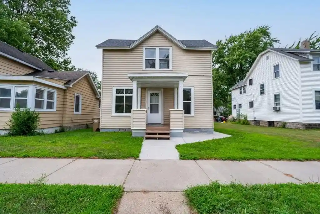 Photo 1 of Sale Pending at 516 Cochrane St #1&2, Eau Claire, WI 54703 | MLS# 1604195 | Listing updated on 2026-09-13
