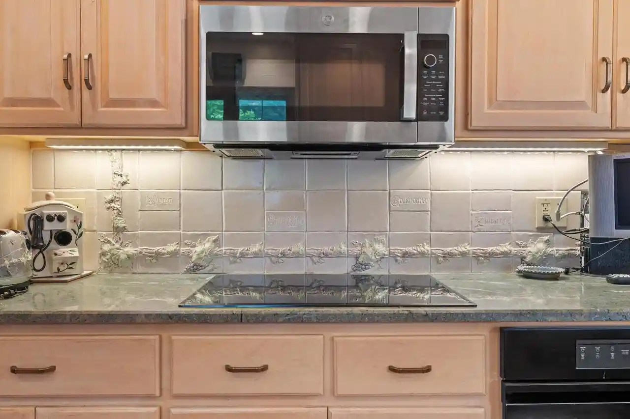 Photo 3 of Single family home for sale at 239 Old Pine Circle Circle, Racine, WI 53402 | MLS# 1976399 | Listing updated on 2026-08-19