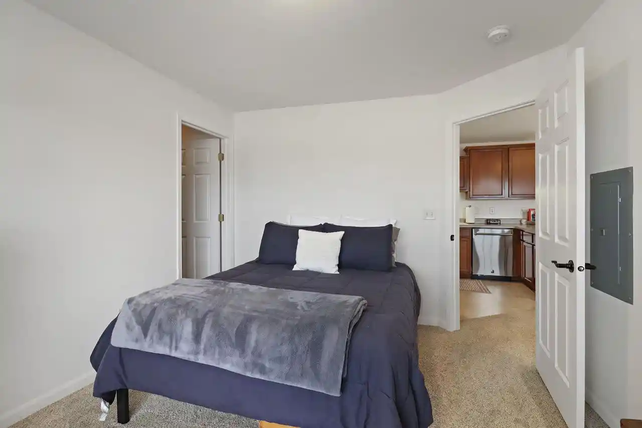 Photo 4 of Condo for sale at 1507 24Th Avenue Avenue #20, Kenosha, WI 53140 | MLS# 1976415 | Listing updated on 2026-09-23
