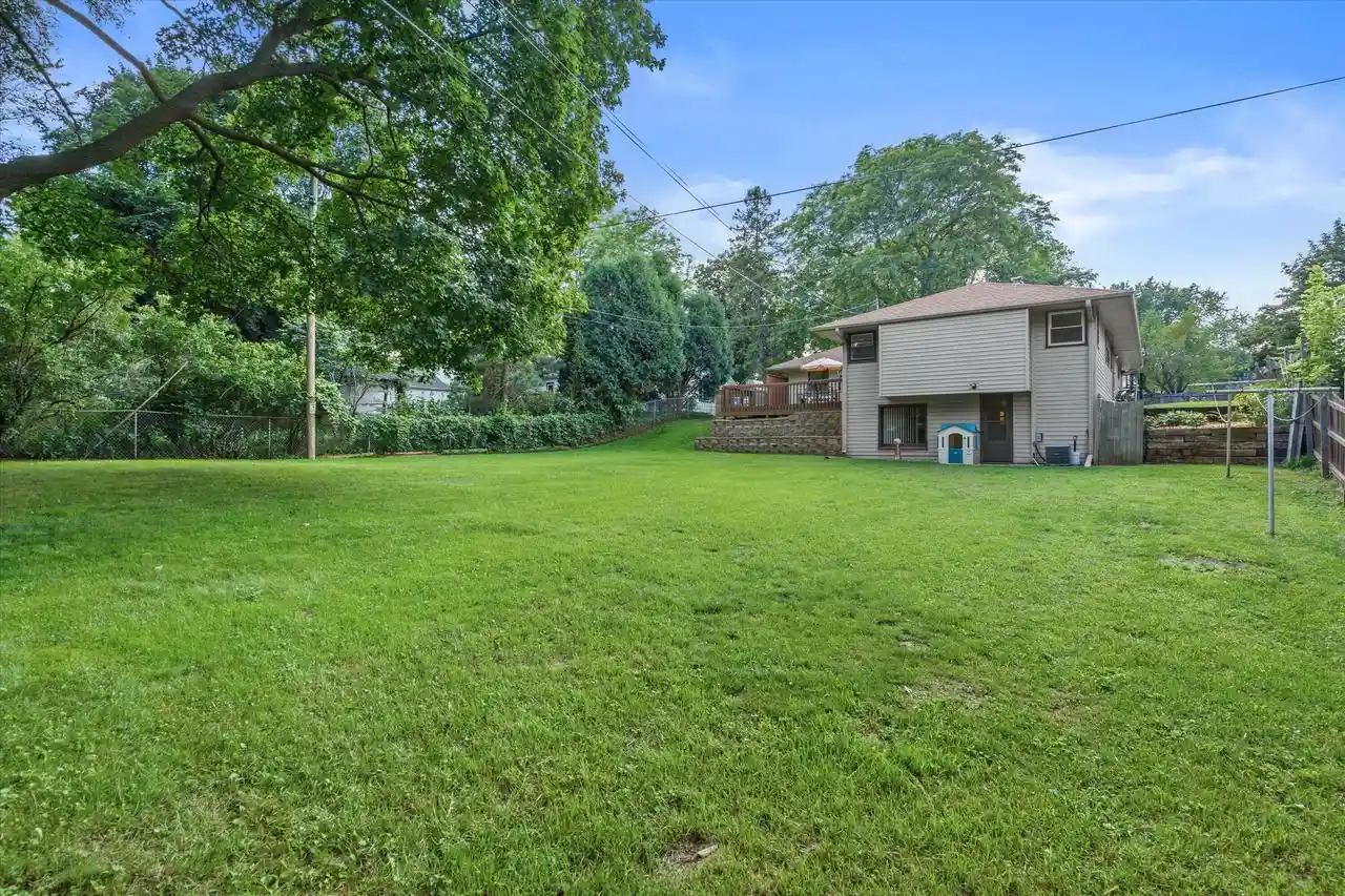 Photo 4 of Single family home for sale at 625 N Hine Avenue Avenue, Waukesha, WI 53188 | MLS# 1976424 | Listing updated on 2026-09-25