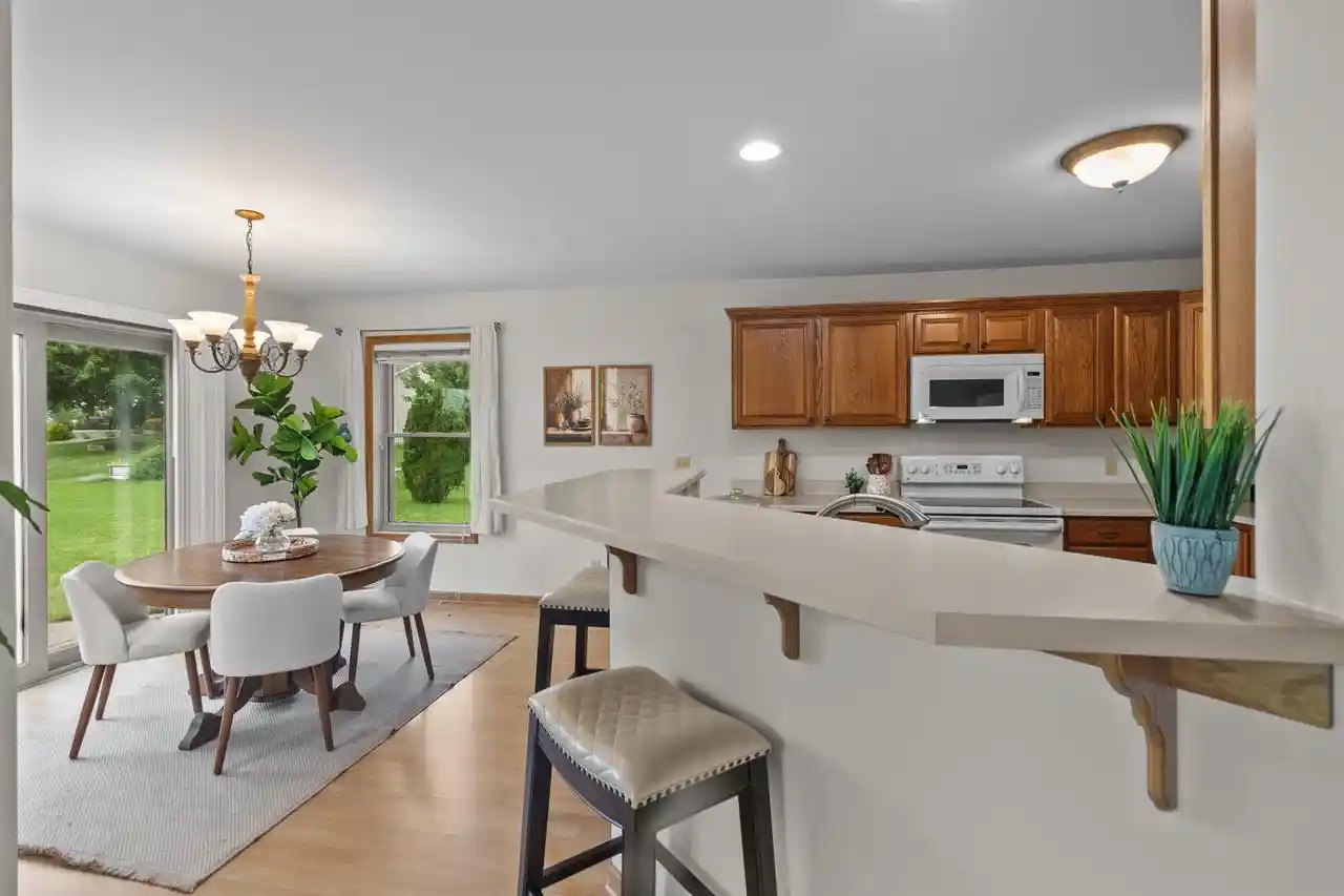 5th image of N645 North Avenue Avenue, Oconomowoc, WI 53066 | MLS# 1976426