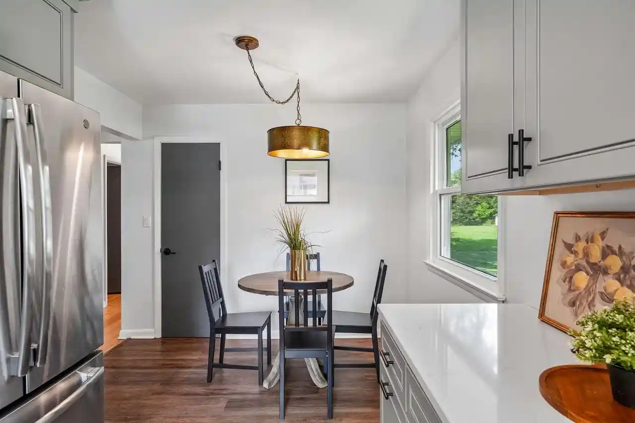 2nd image of 2436 S Ronke Lane Lane, New Berlin, WI 53151 | MLS# 1976428