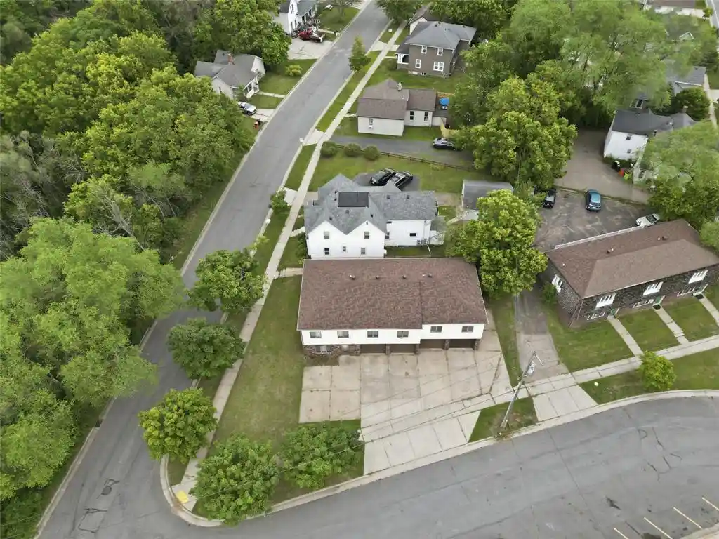 3rd image of 303 Talmadge St St, Eau Claire, WI 54701