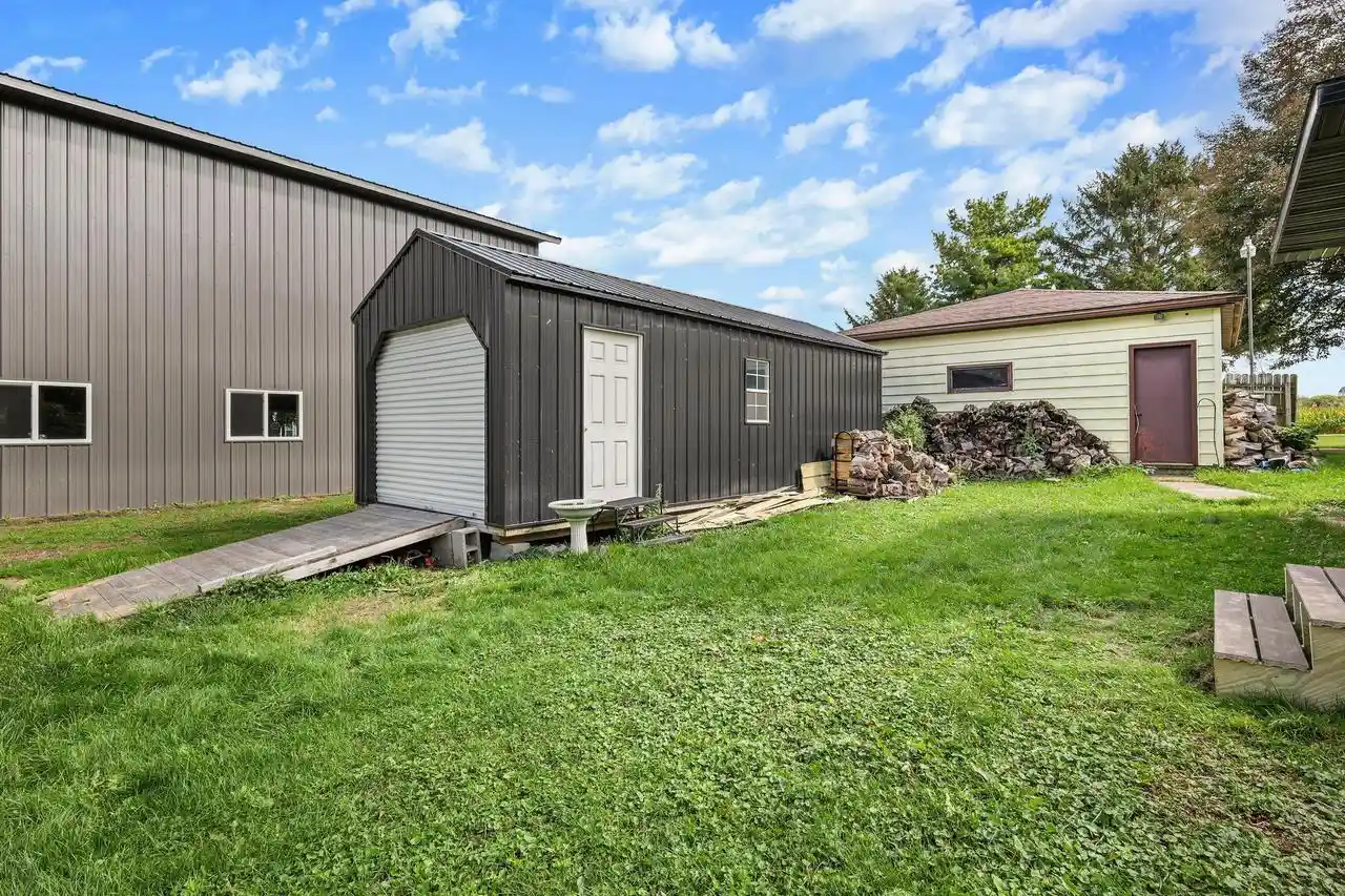 Photo 4 of Single family home for sale at N9055 Lakeshore Dr, Beaver Dam, WI 53916 | MLS# 2030623 | Listing updated on 2026-10-08