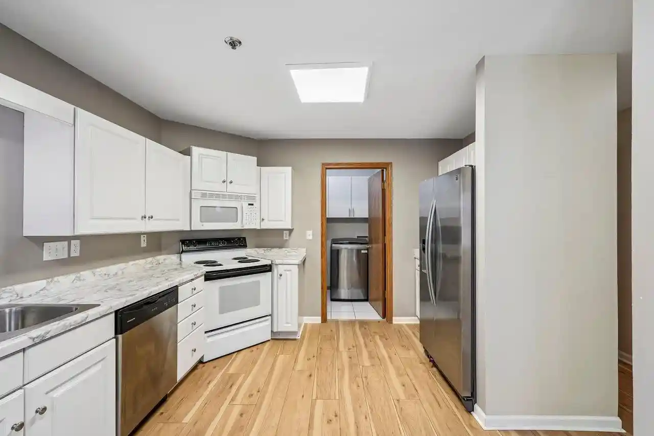 2nd image of 17725 W Wisconsin Avenue Avenue #B, Brookfield, WI 53045 | MLS# 1976442