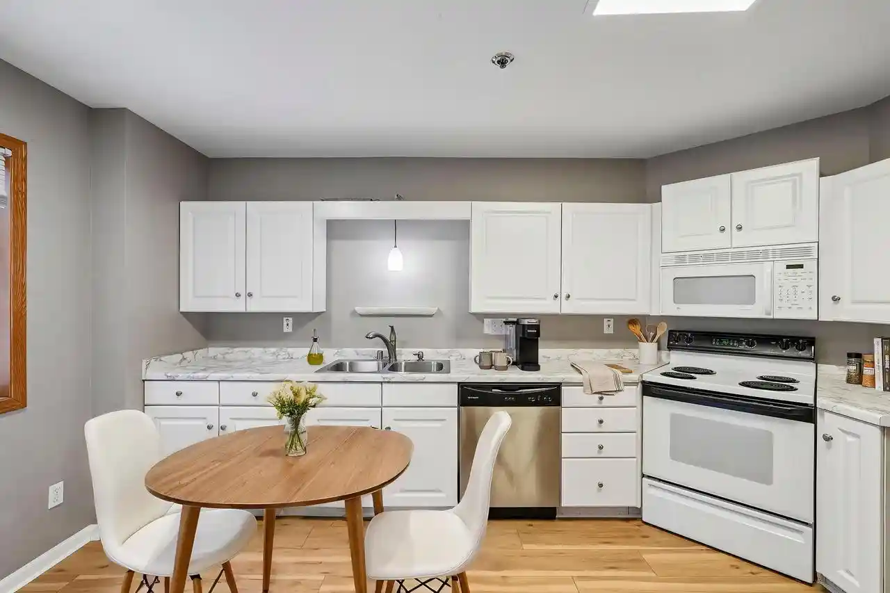 31st image of 17725 W Wisconsin Avenue Avenue #B, Brookfield, WI 53045 | MLS# 1976442