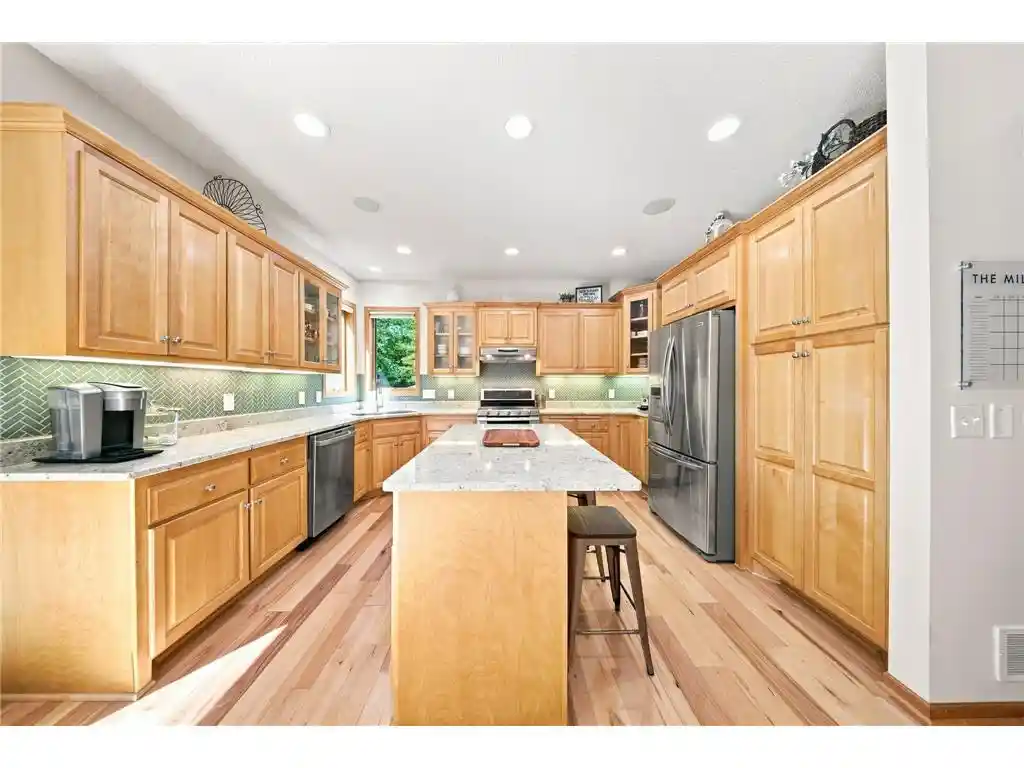 3rd image of 605 Knollwood Dr Dr, Hudson, WI 54016 | MLS# 7121686