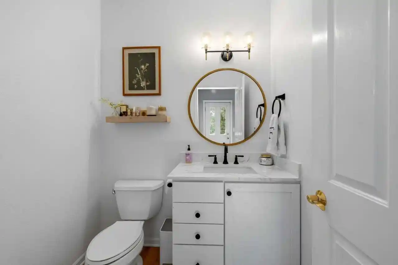 Photo 3 of Condo for sale at 1712 N Marshall Street Street, Milwaukee, WI 53202 | MLS# 1976454 | Listing updated on 2026-09-16